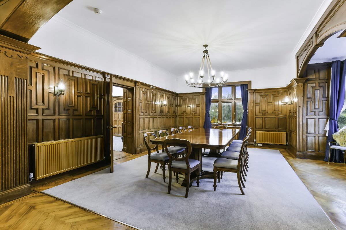 Kingswood Manor, Reigate, Surrey Group